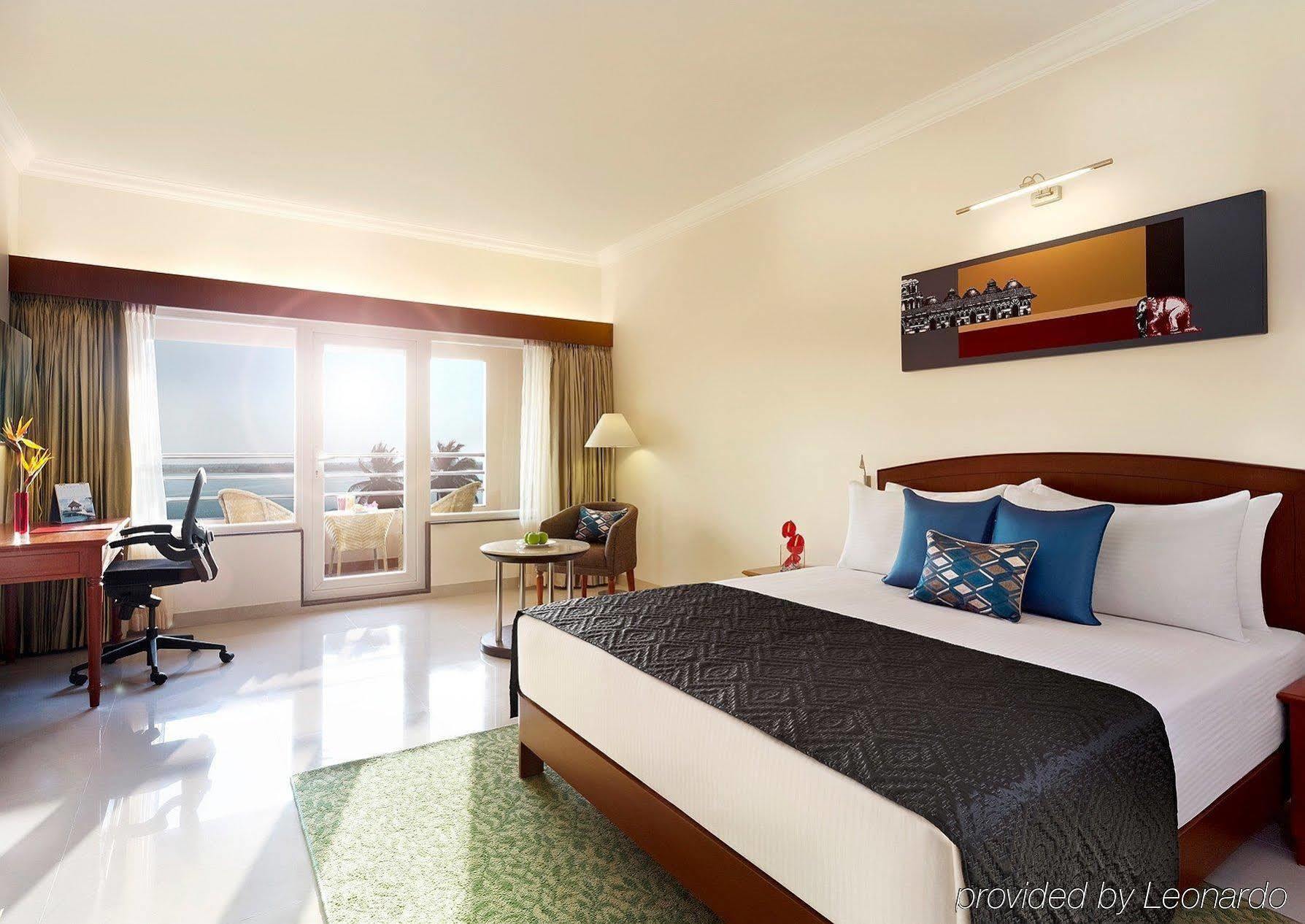 Hotel Naveen Lakeside Hubli Eksteriør billede