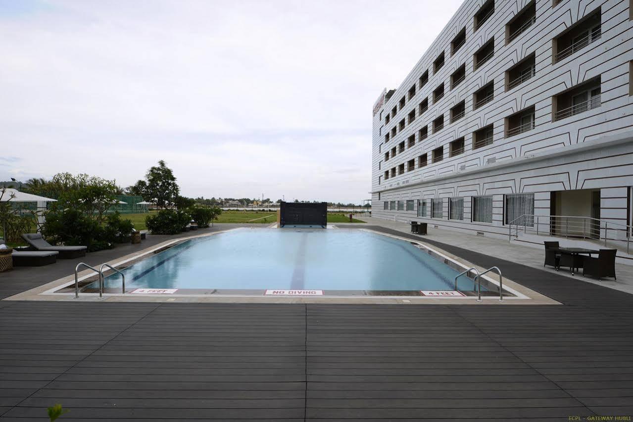 Hotel Naveen Lakeside Hubli Eksteriør billede